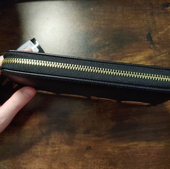 🍁NWT, Bebe Wallet, black and gold beautiful and cute wallet. 2 sides N zipper - Picture 7 of 14